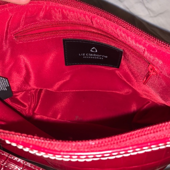 Red Liz Claiborne mini purse - Picture 4 of 4